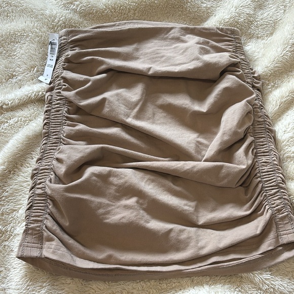 NWT Aritzia TNA Malibu Skirt ✨ - Picture 2 of 3